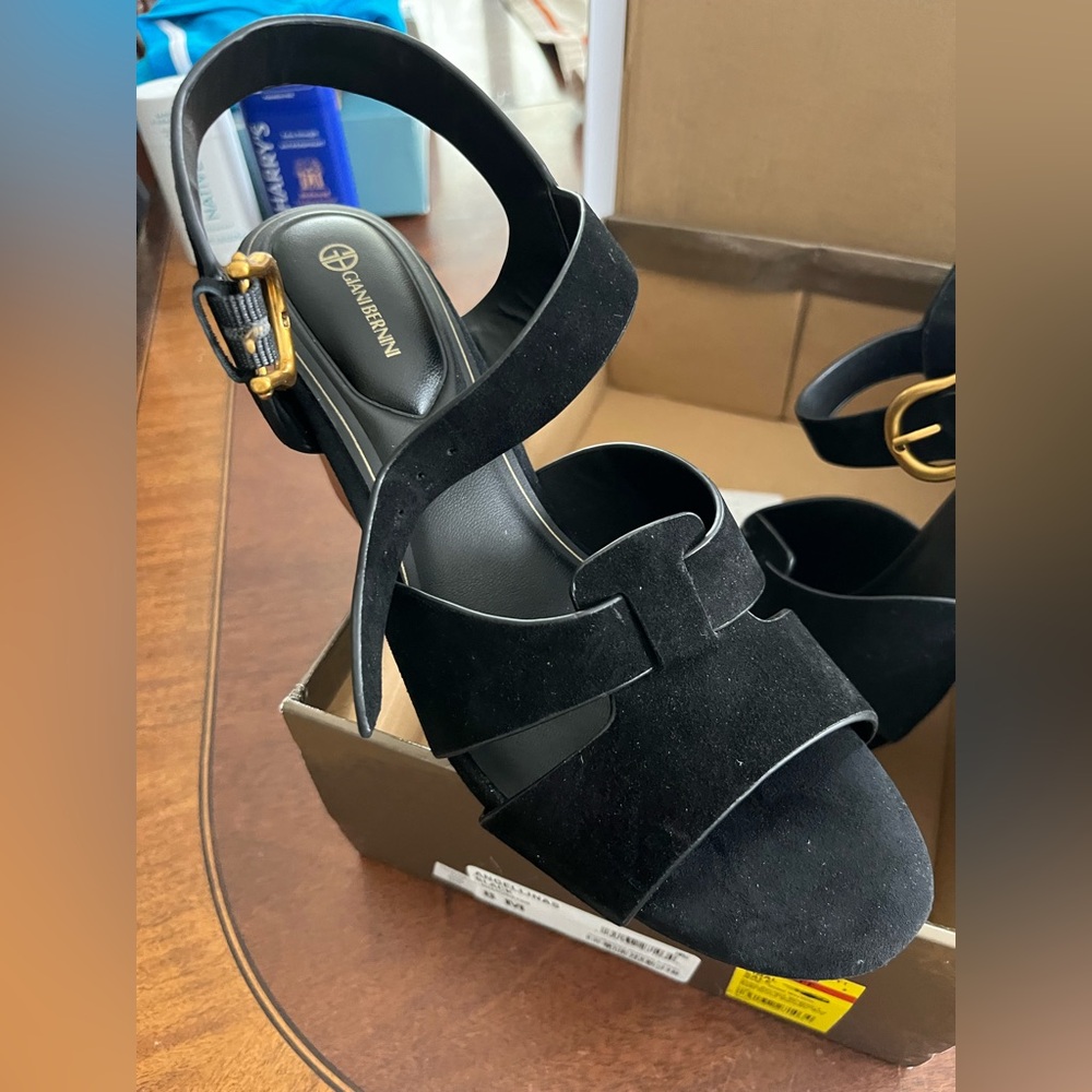 Giani Bernini Black Sandals with Gold Buckle